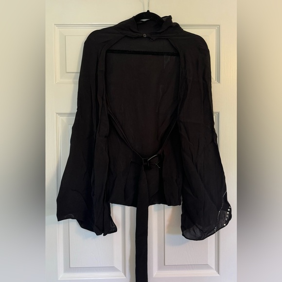 ZARA - RHINESTONE CAPE SLEEVED B...
SI BLACK
REF 8912/597 - Picture 8 of 8